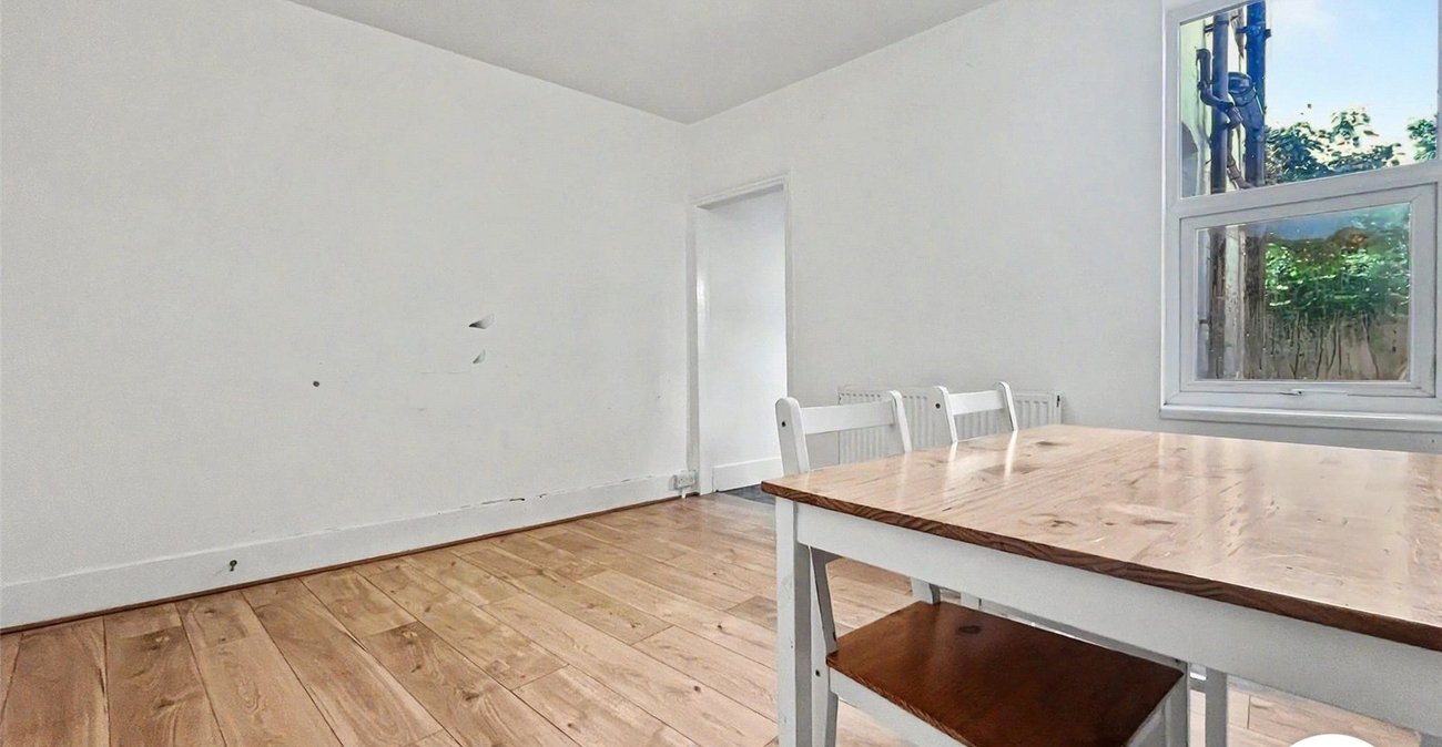 2 bedroom house to rent in Chatham | Robinson Michael & Jackson