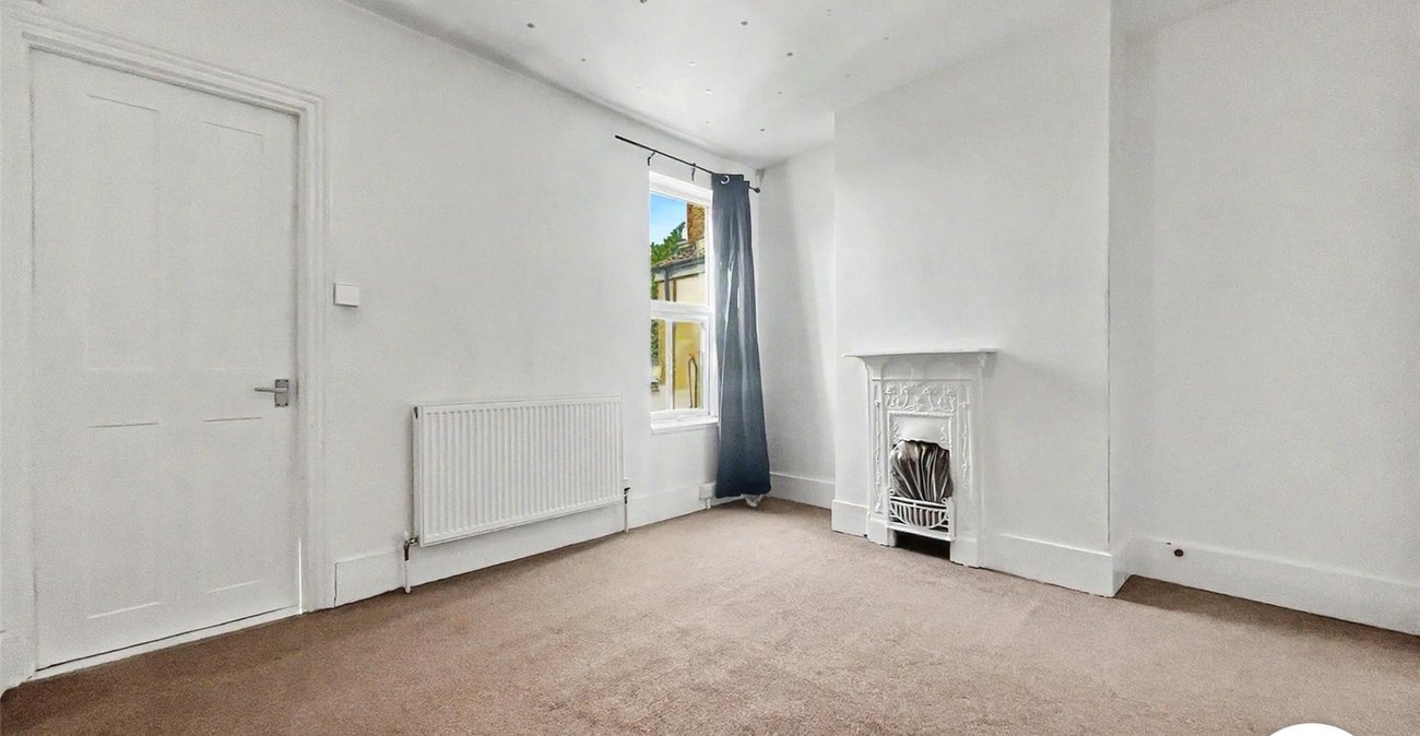 2 bedroom house to rent in Chatham | Robinson Michael & Jackson