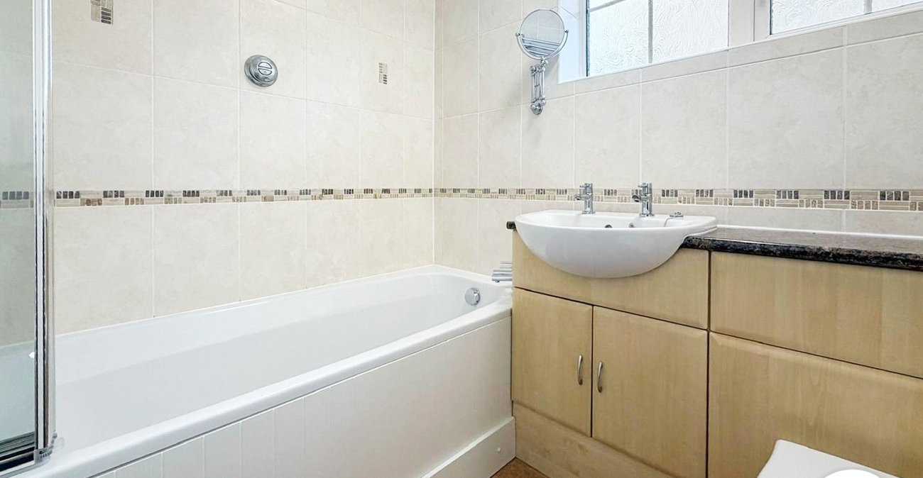 3 bedroom house to rent in Gillingham | Robinson Michael & Jackson