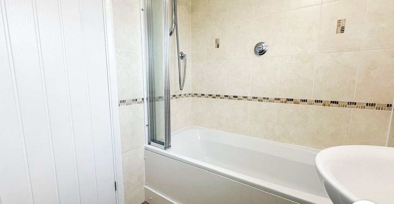 3 bedroom house to rent in Gillingham | Robinson Michael & Jackson