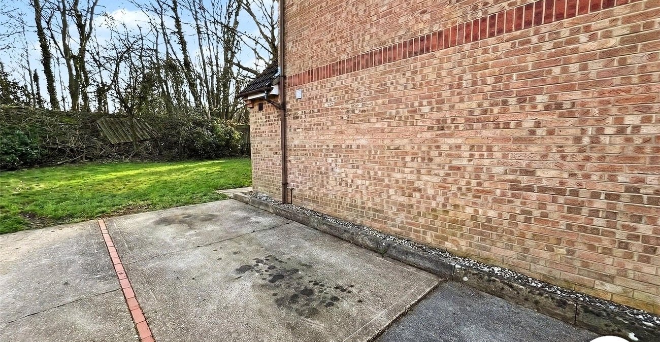 2 bedroom house to rent in Chatham | Robinson Michael & Jackson