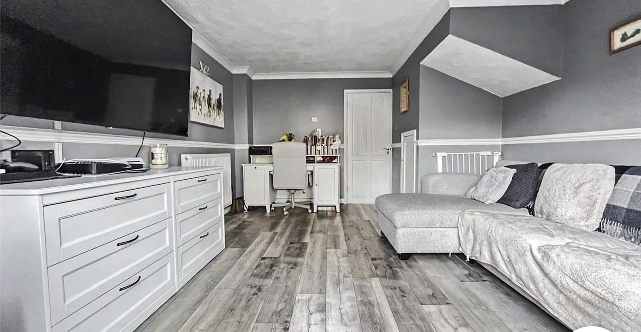 2 bedroom house to rent in Chatham | Robinson Michael & Jackson