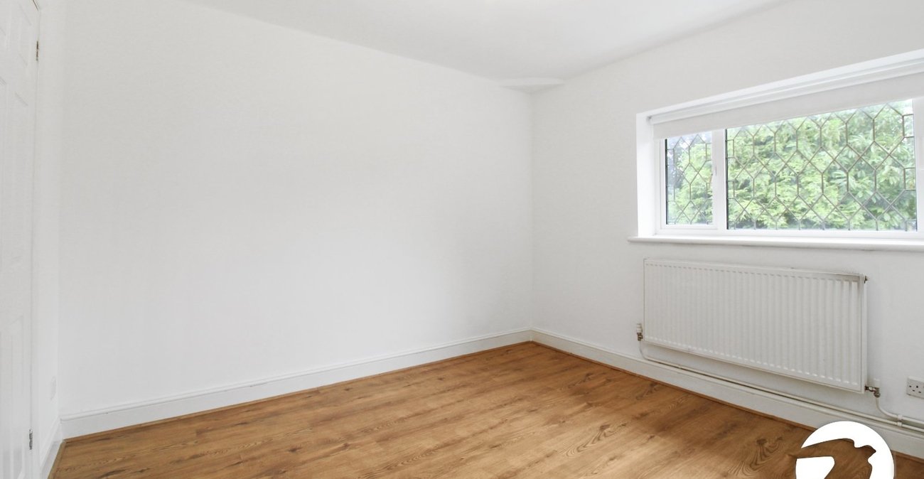 3 bedroom house to rent in London | Robinson Jackson