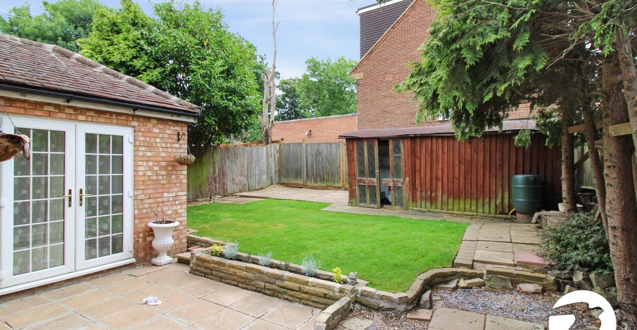 3 bedroom house to rent in London | Robinson Jackson
