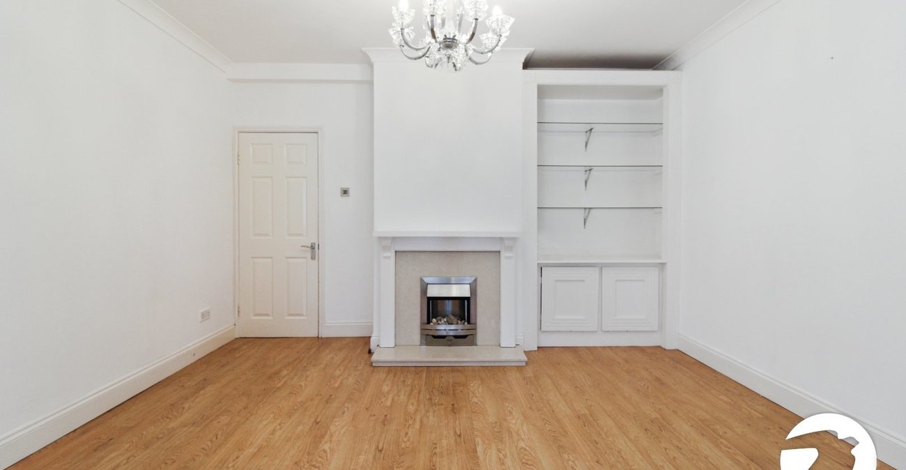3 bedroom house to rent in London | Robinson Jackson