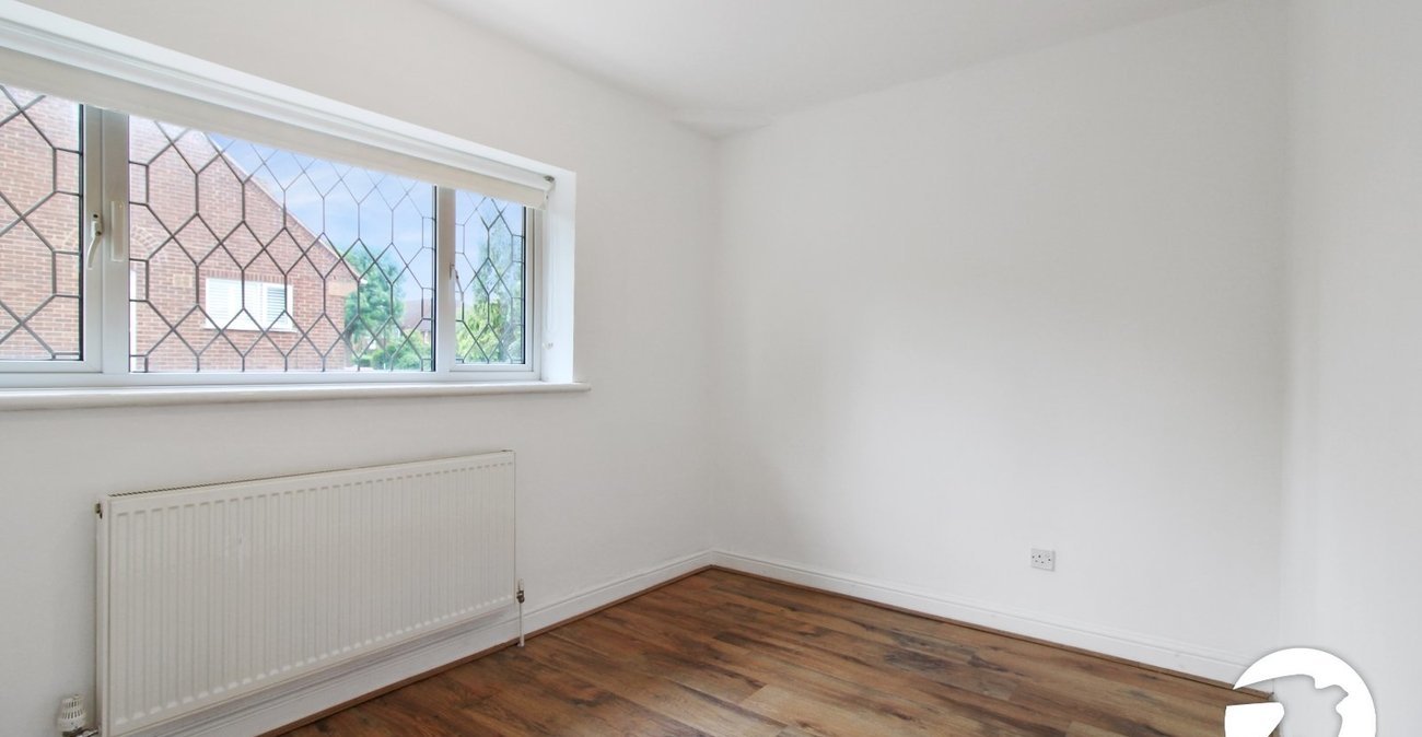 3 bedroom house to rent in London | Robinson Jackson