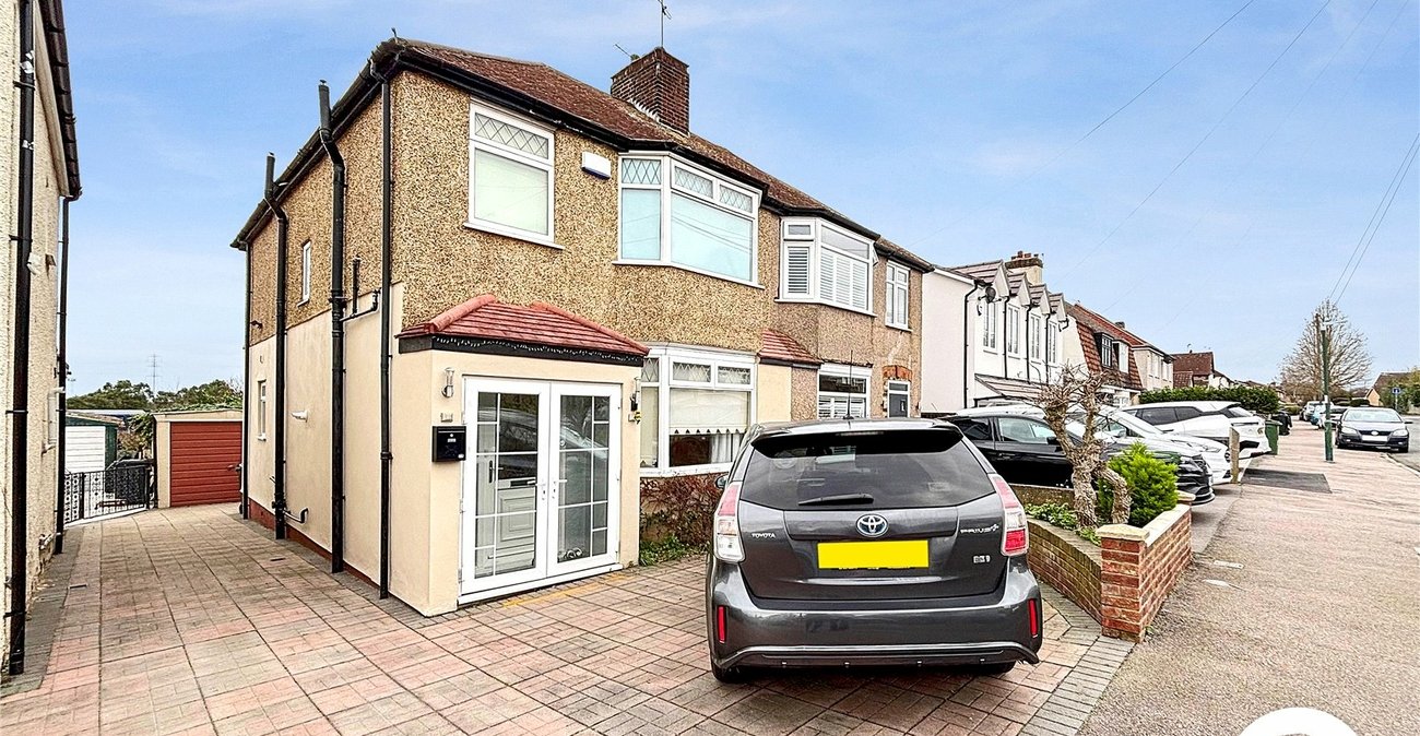 3 bedroom house to rent in Dartford | Robinson Jackson