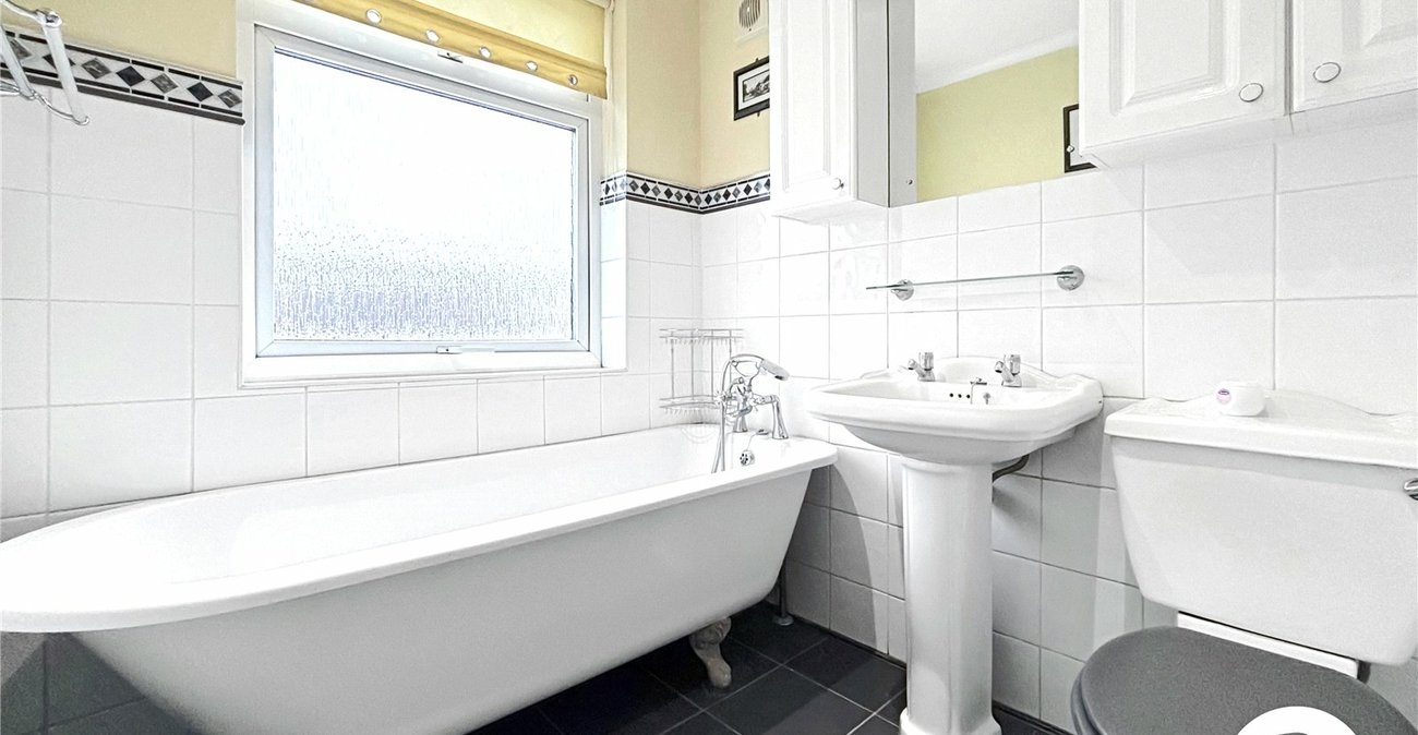 3 bedroom house to rent in Dartford | Robinson Jackson