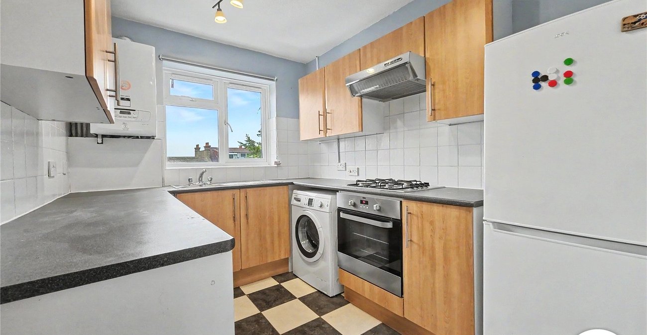 2 bedroom property to rent in London | Robinson Jackson