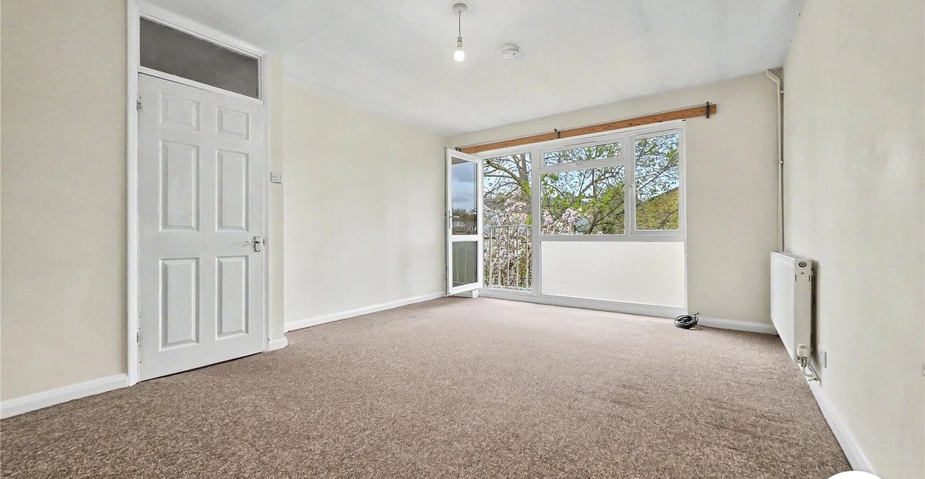 2 bedroom property to rent in London | Robinson Jackson