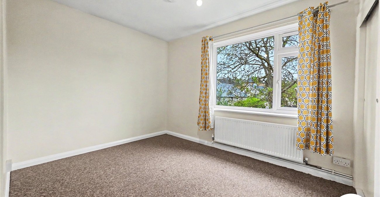 2 bedroom property to rent in London | Robinson Jackson