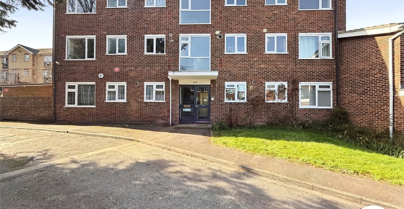 2 bedroom property to rent in London | Robinson Jackson