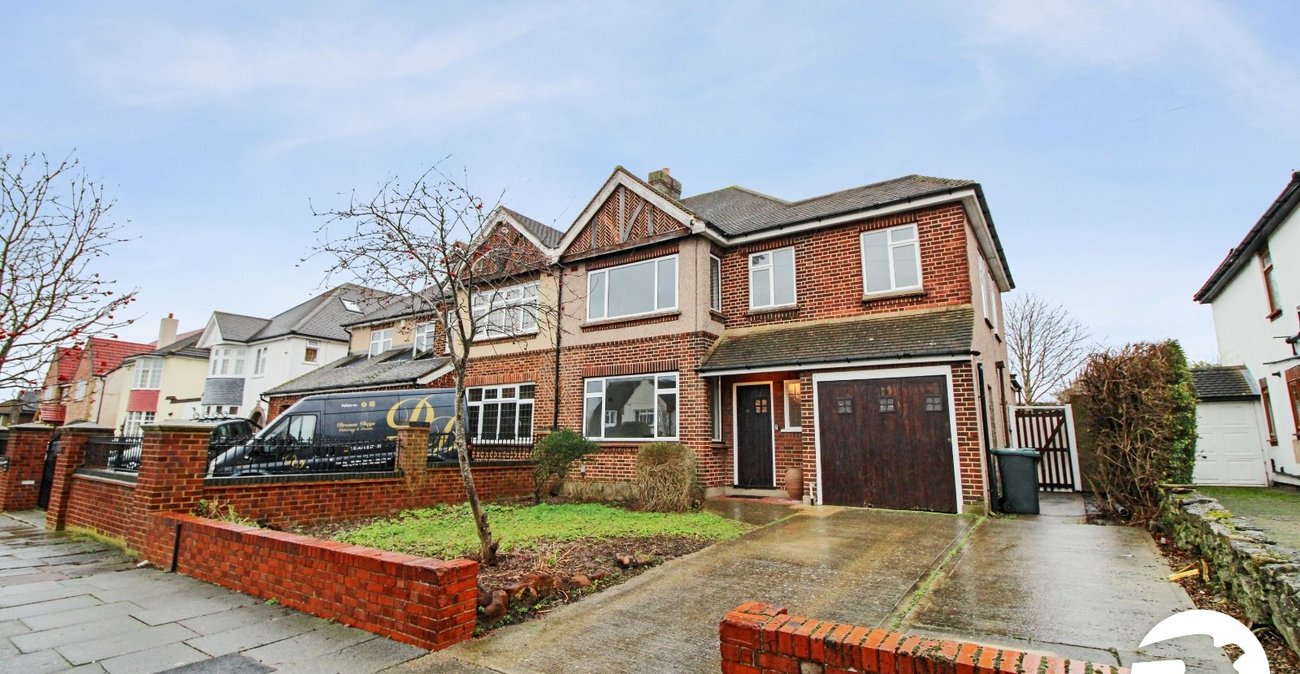 4 bedroom house to rent in Gravesend | Robinson Michael & Jackson