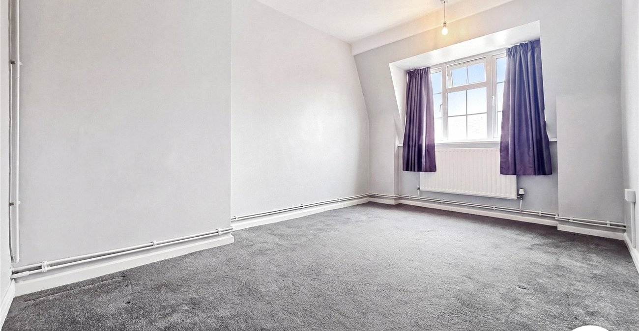 2 bedroom property to rent in London | Robinson Jackson