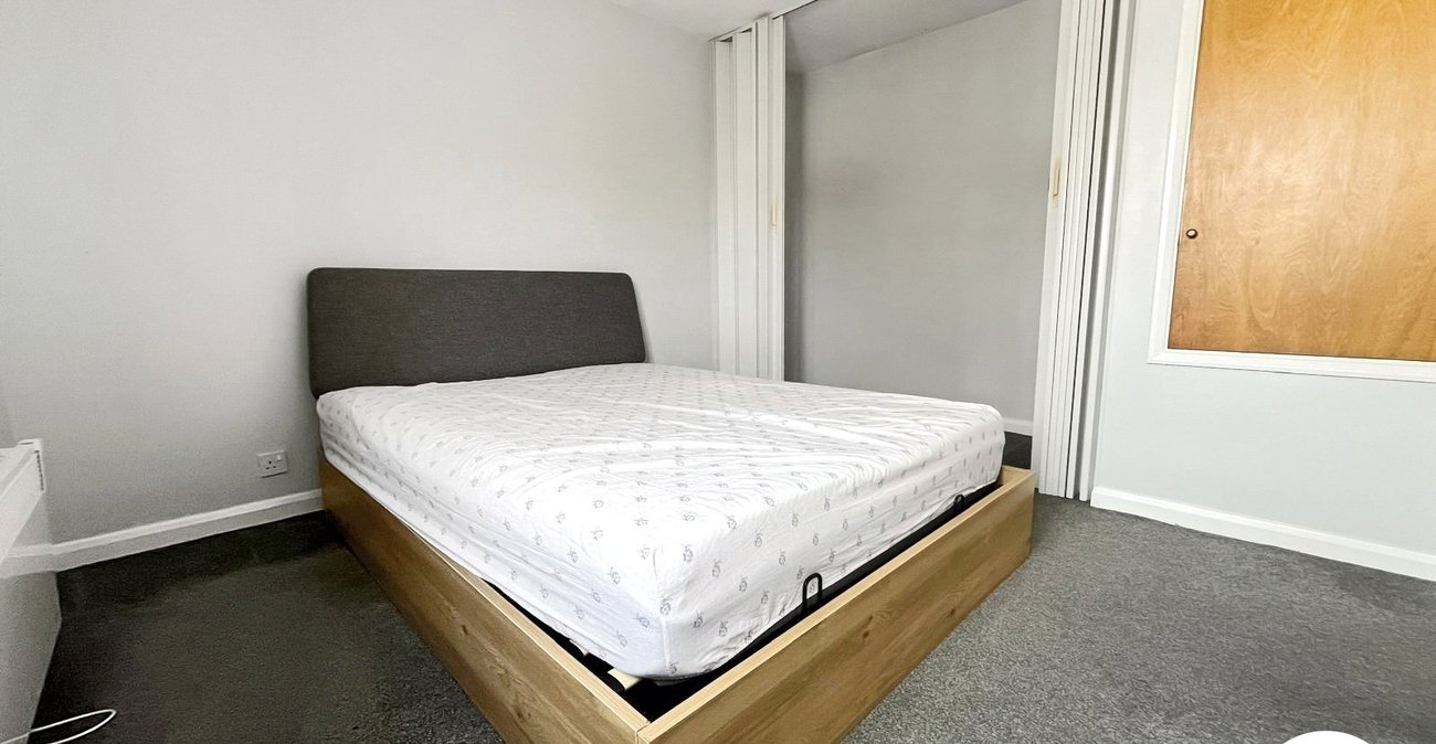 1 bedroom house to rent in Erith | Robinson Jackson