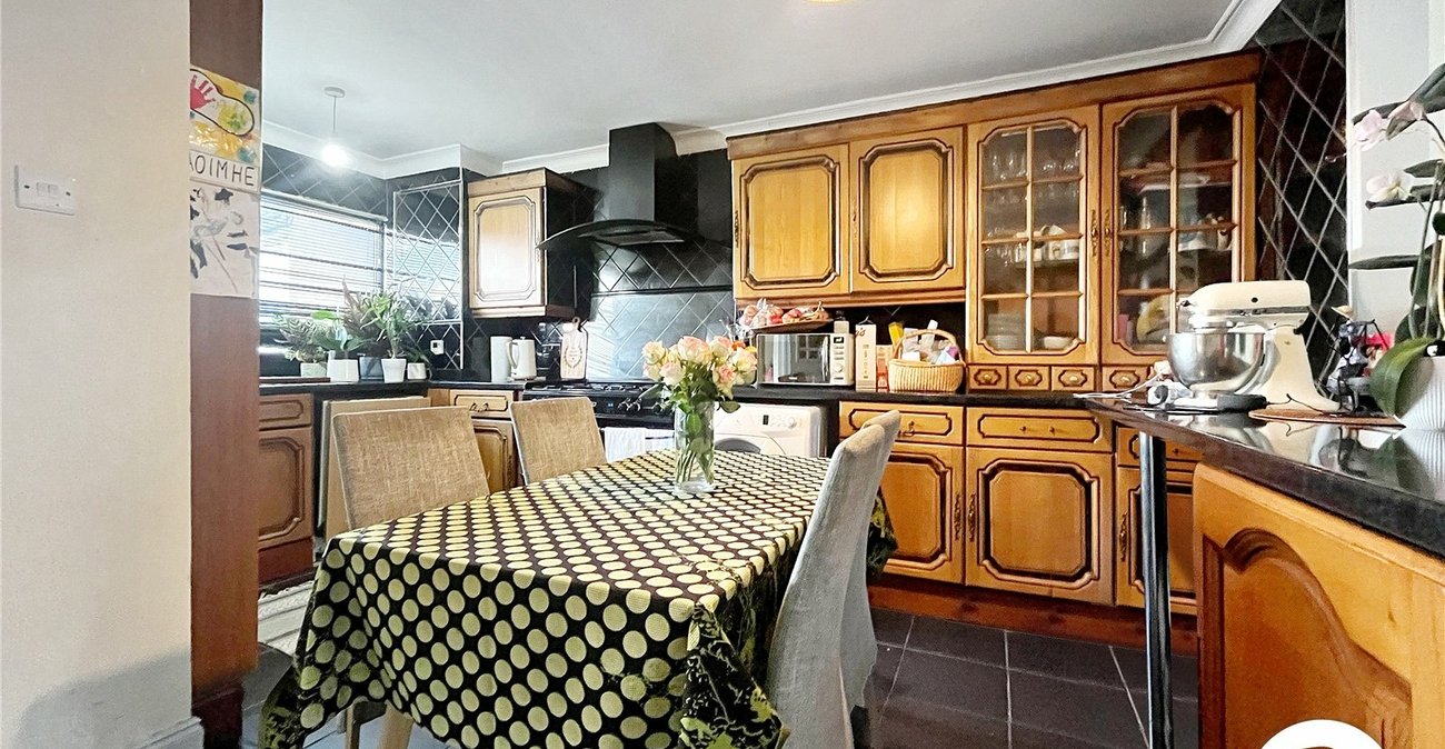 3 bedroom house to rent in Rochester | Robinson Michael & Jackson