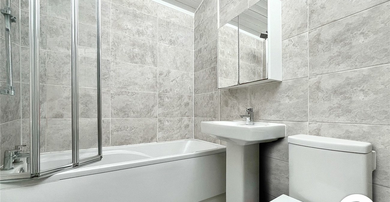 3 bedroom house to rent in Rochester | Robinson Michael & Jackson