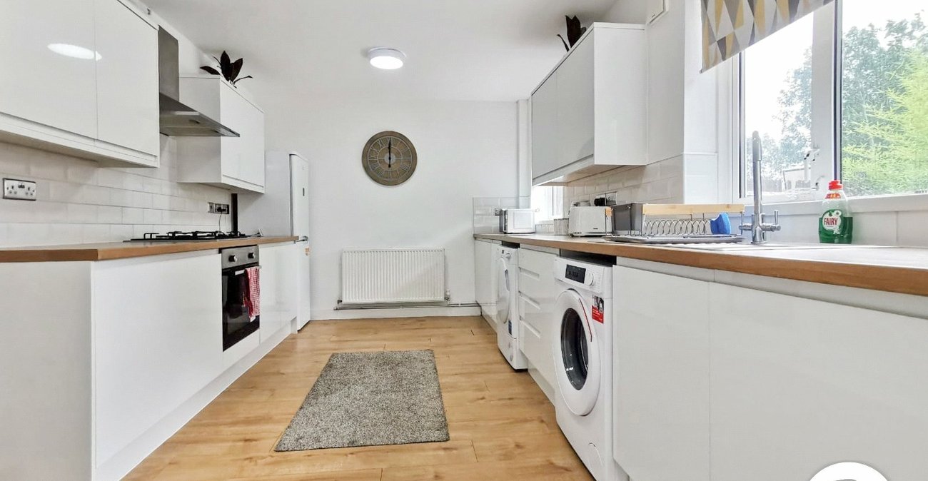 5 bedroom house to rent in Orpington | Robinson Jackson