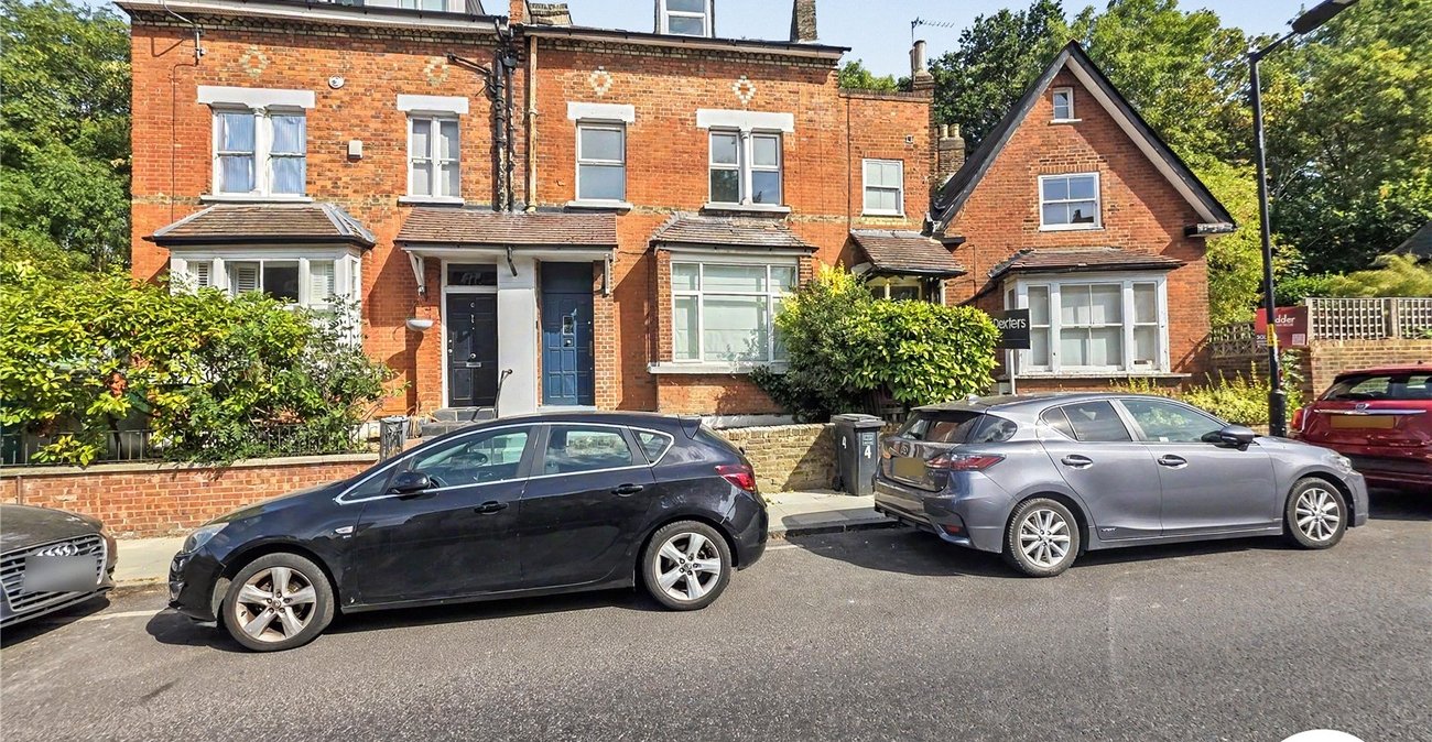 5 bedroom house to rent in London | Robinson Jackson