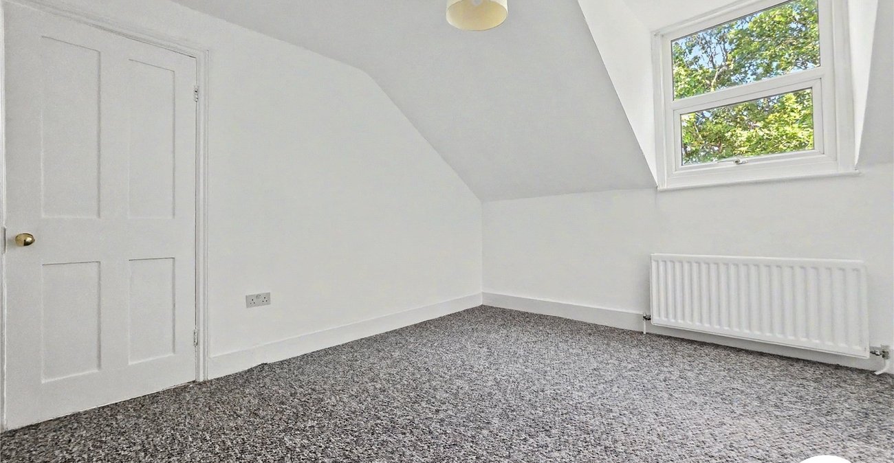 5 bedroom house to rent in London | Robinson Jackson