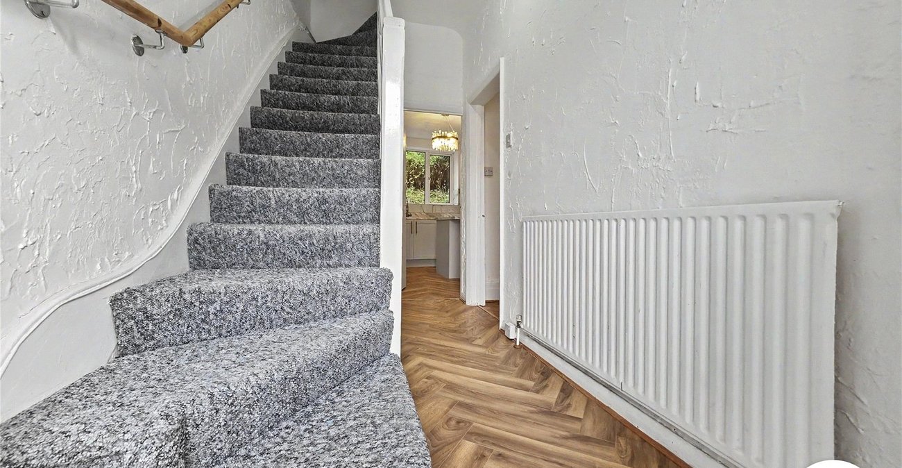 5 bedroom house to rent in London | Robinson Jackson