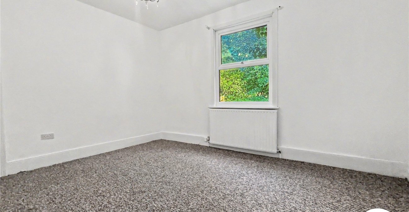 5 bedroom house to rent in London | Robinson Jackson