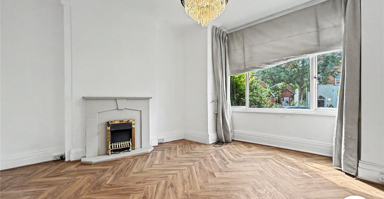 5 bedroom house to rent in London | Robinson Jackson