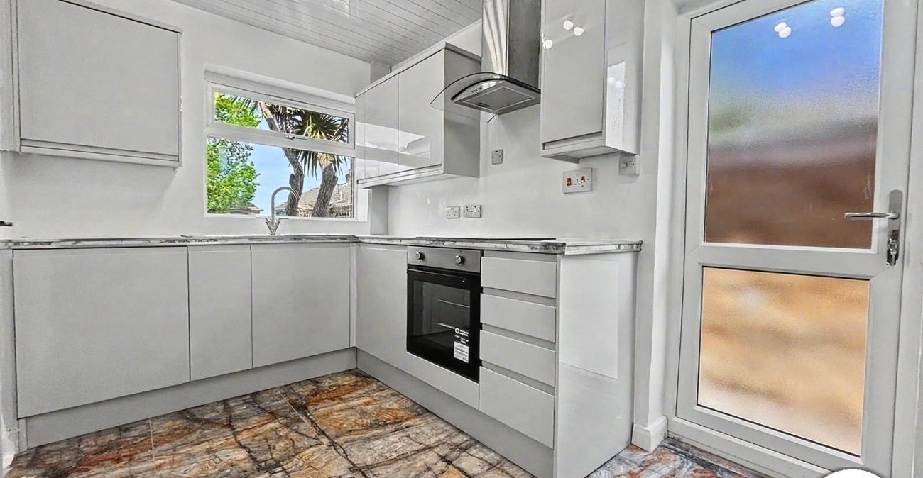 4 bedroom house to rent in Joydens Wood | Robinson Jackson