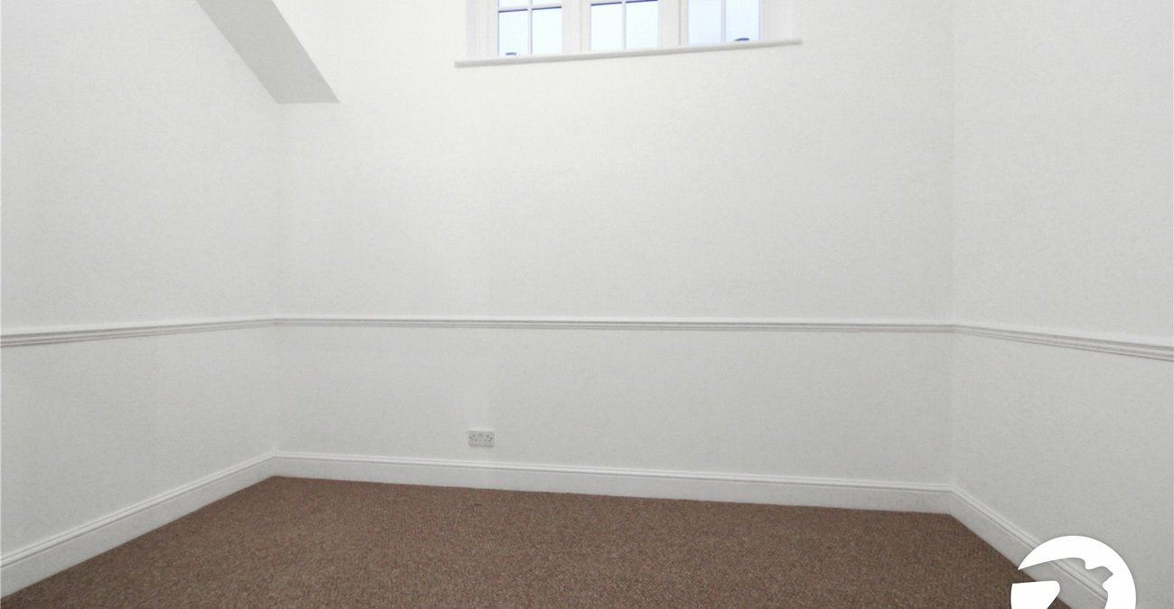 2 bedroom house to rent in London | Robinson Jackson