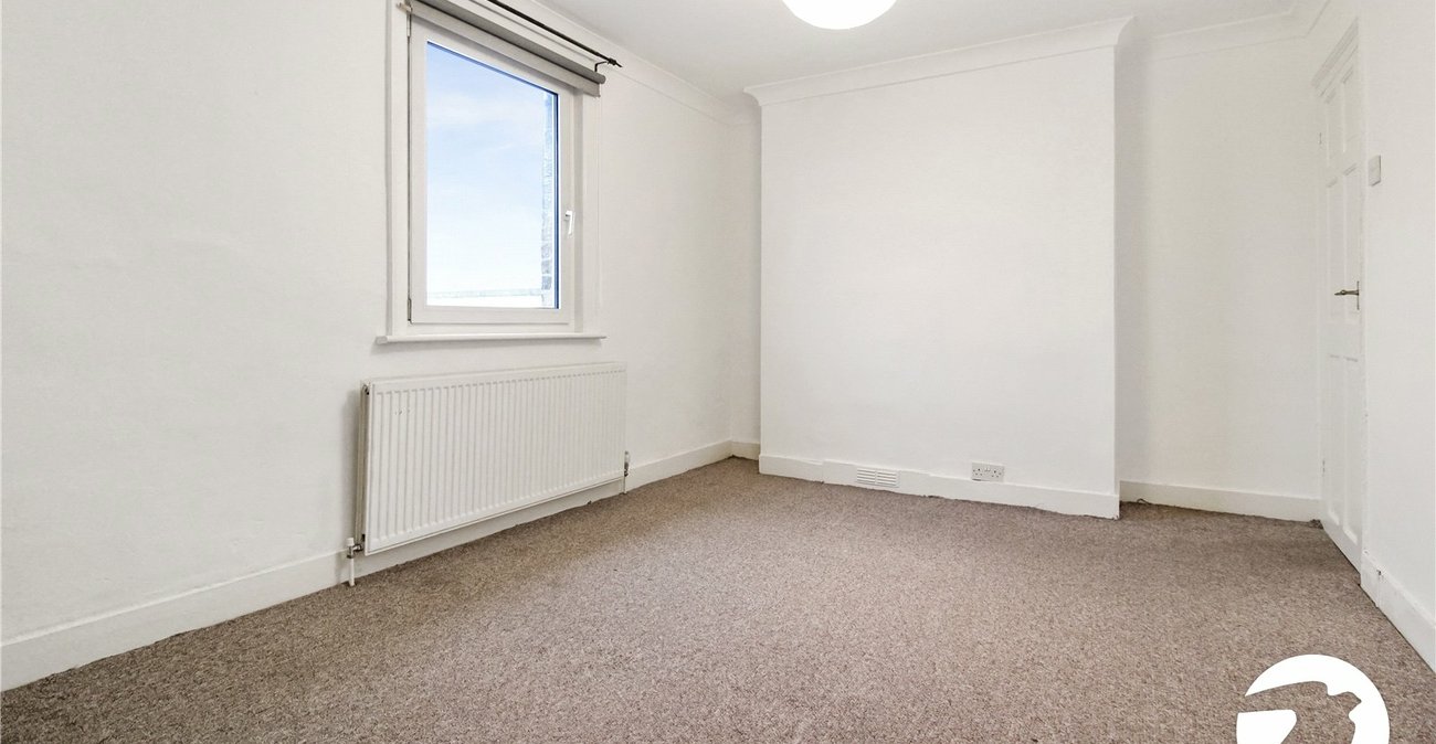 2 bedroom property to rent in Gravesend | Robinson Michael & Jackson