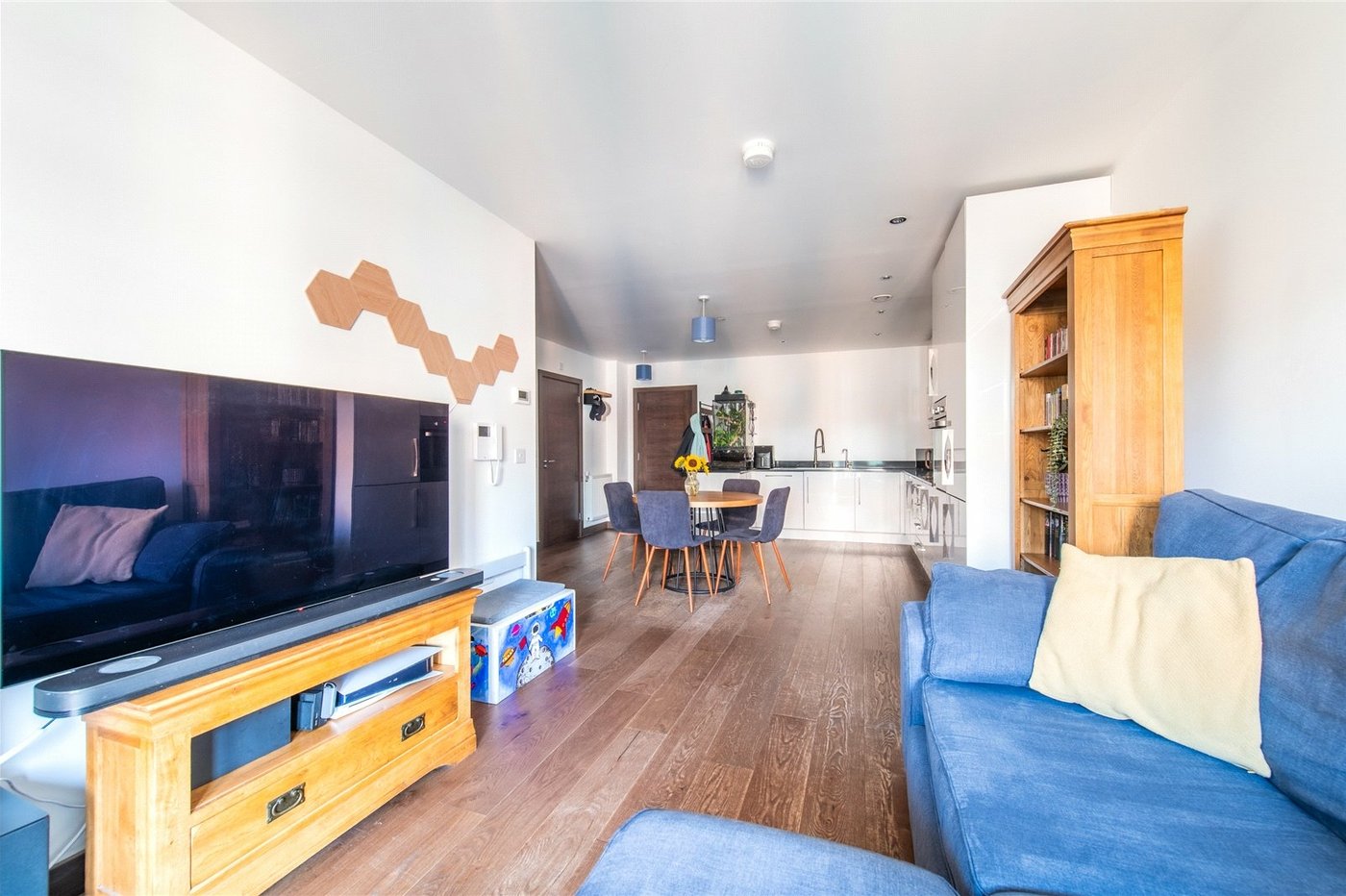 2 bedroom property for sale in Rosalind Drive | Robinson Michael & Jackson