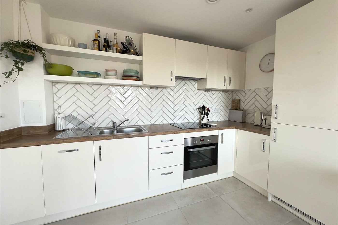 2 bedroom property for sale in London | Robinson Jackson
