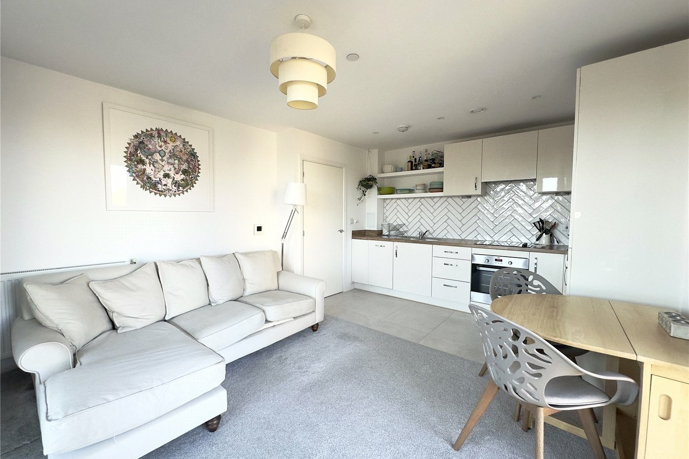 2 bedroom property for sale in London | Robinson Jackson