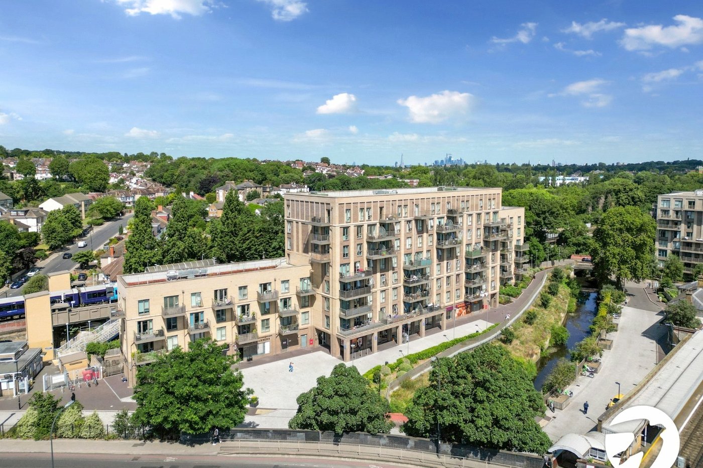 2 bedroom property for sale in London | Robinson Jackson