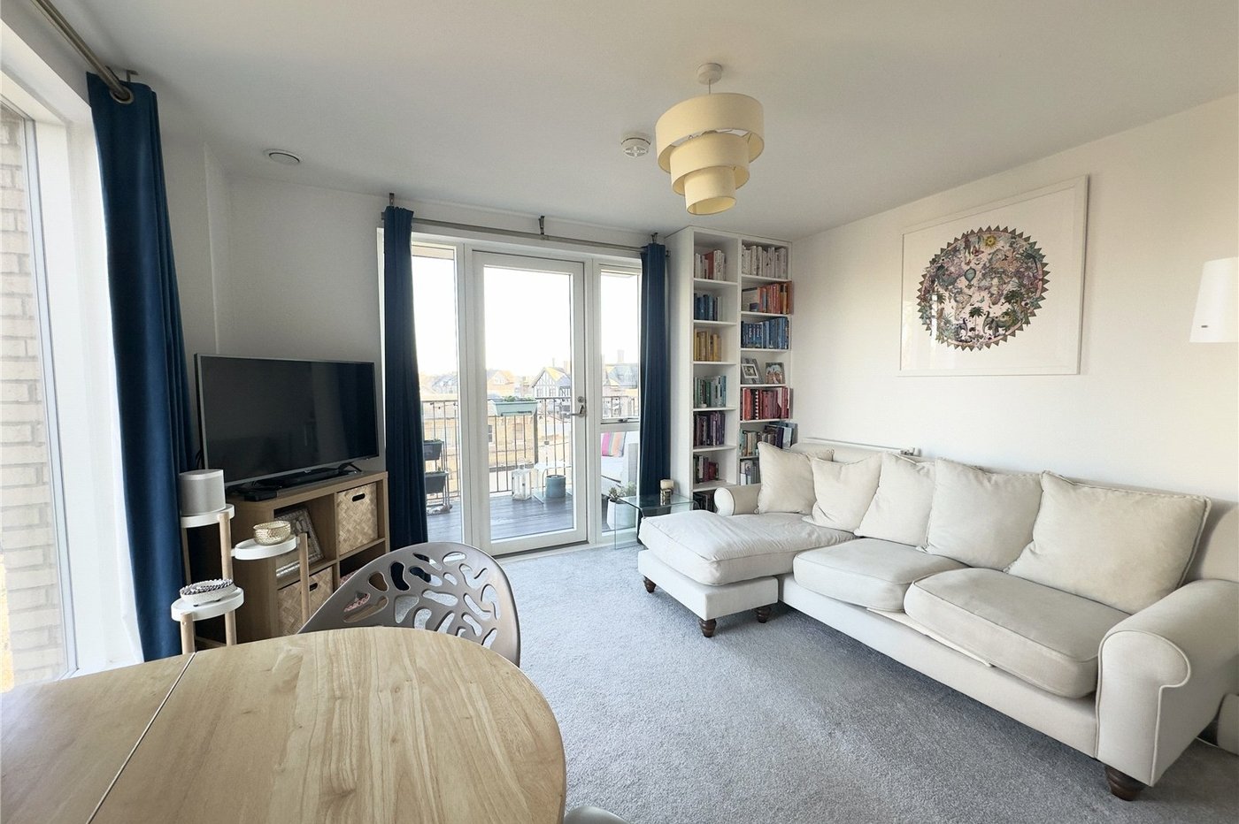 2 bedroom property for sale in London | Robinson Jackson