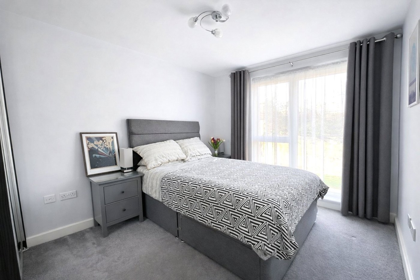 2 bedroom property for sale in London | Robinson Jackson