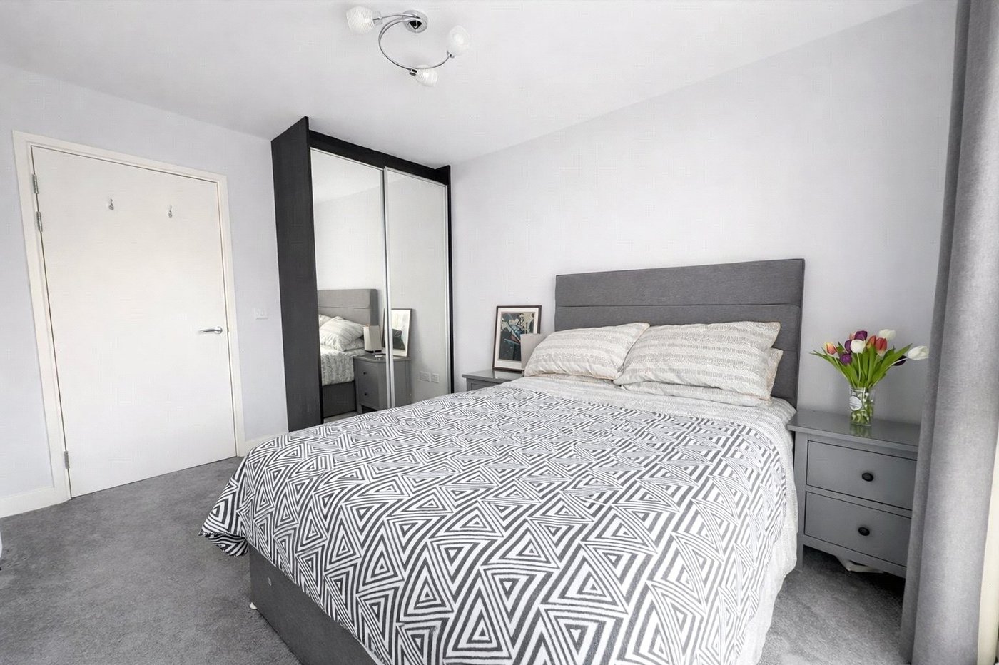2 bedroom property for sale in London | Robinson Jackson