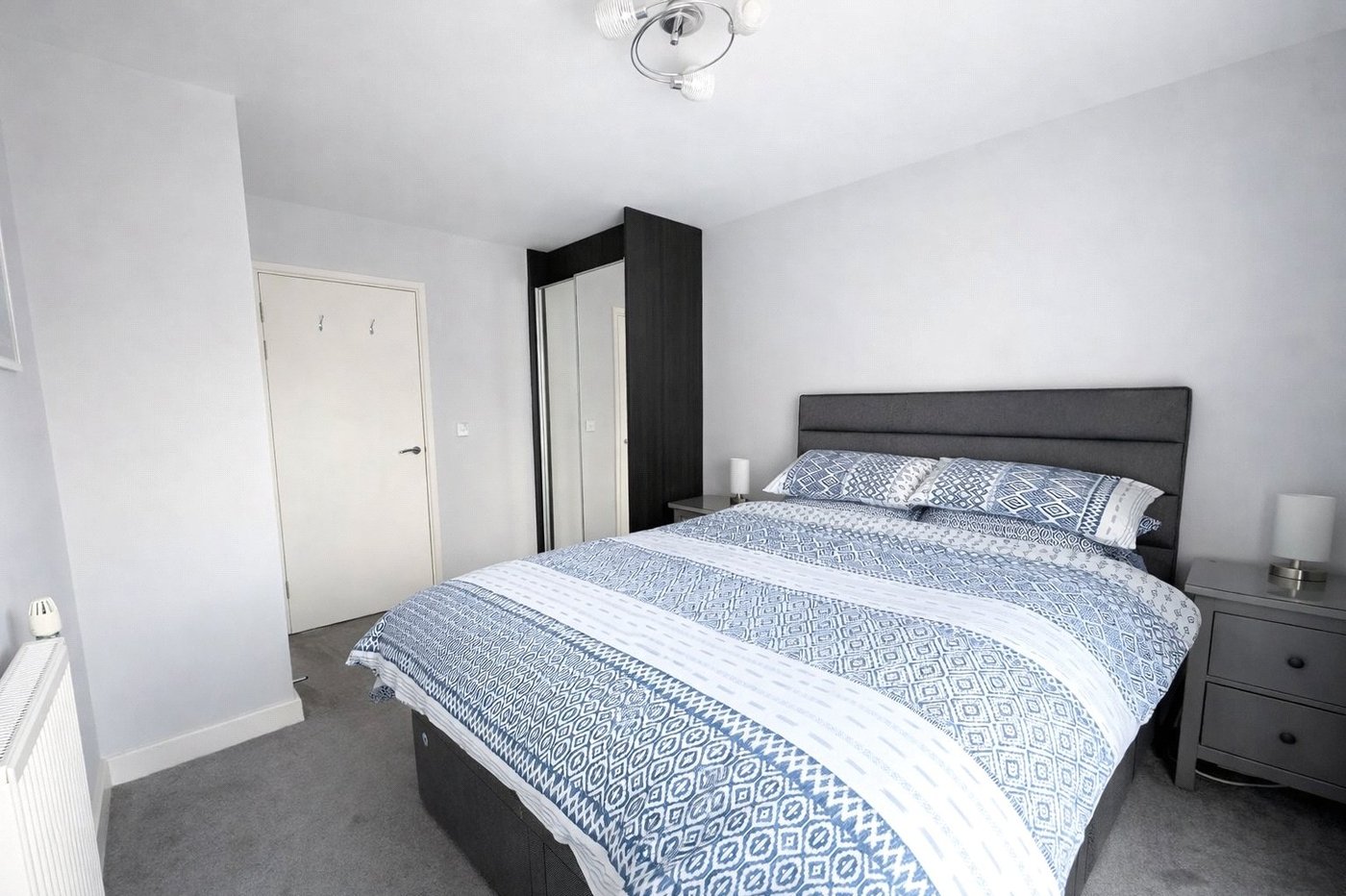 2 bedroom property for sale in London | Robinson Jackson