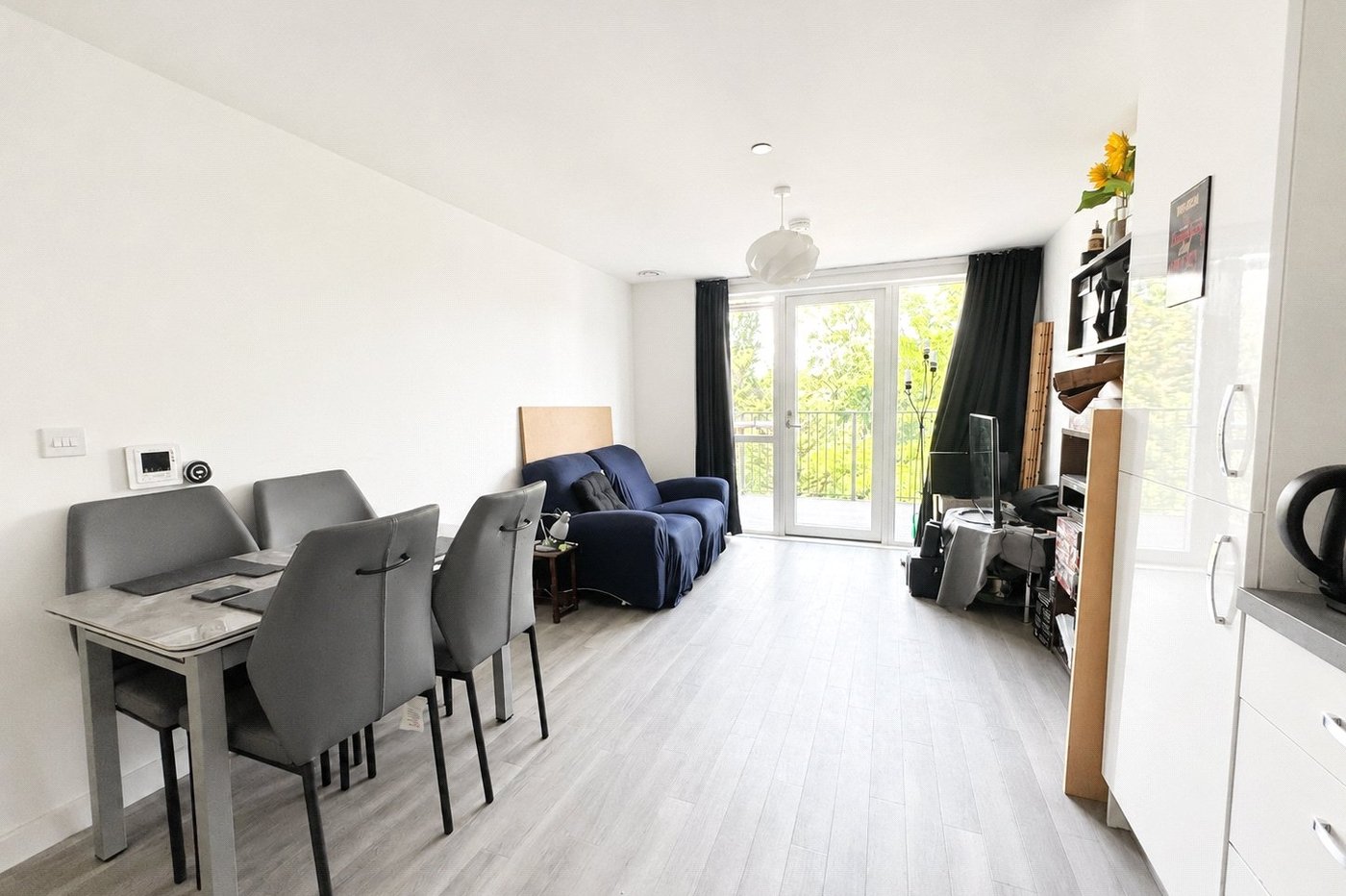2 bedroom property for sale in London | Robinson Jackson