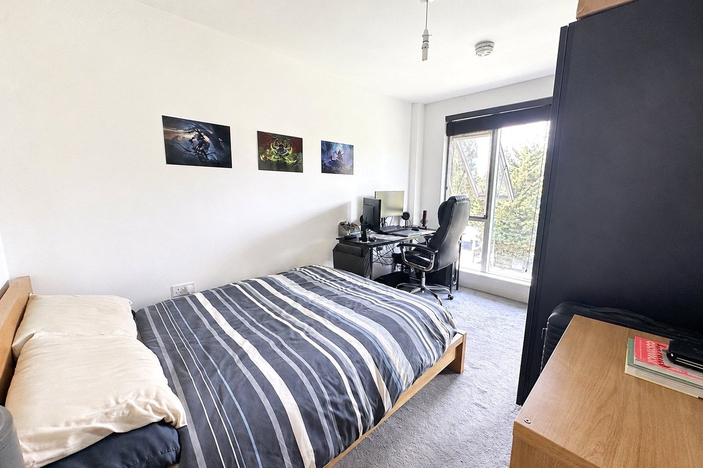 2 bedroom property for sale in London | Robinson Jackson