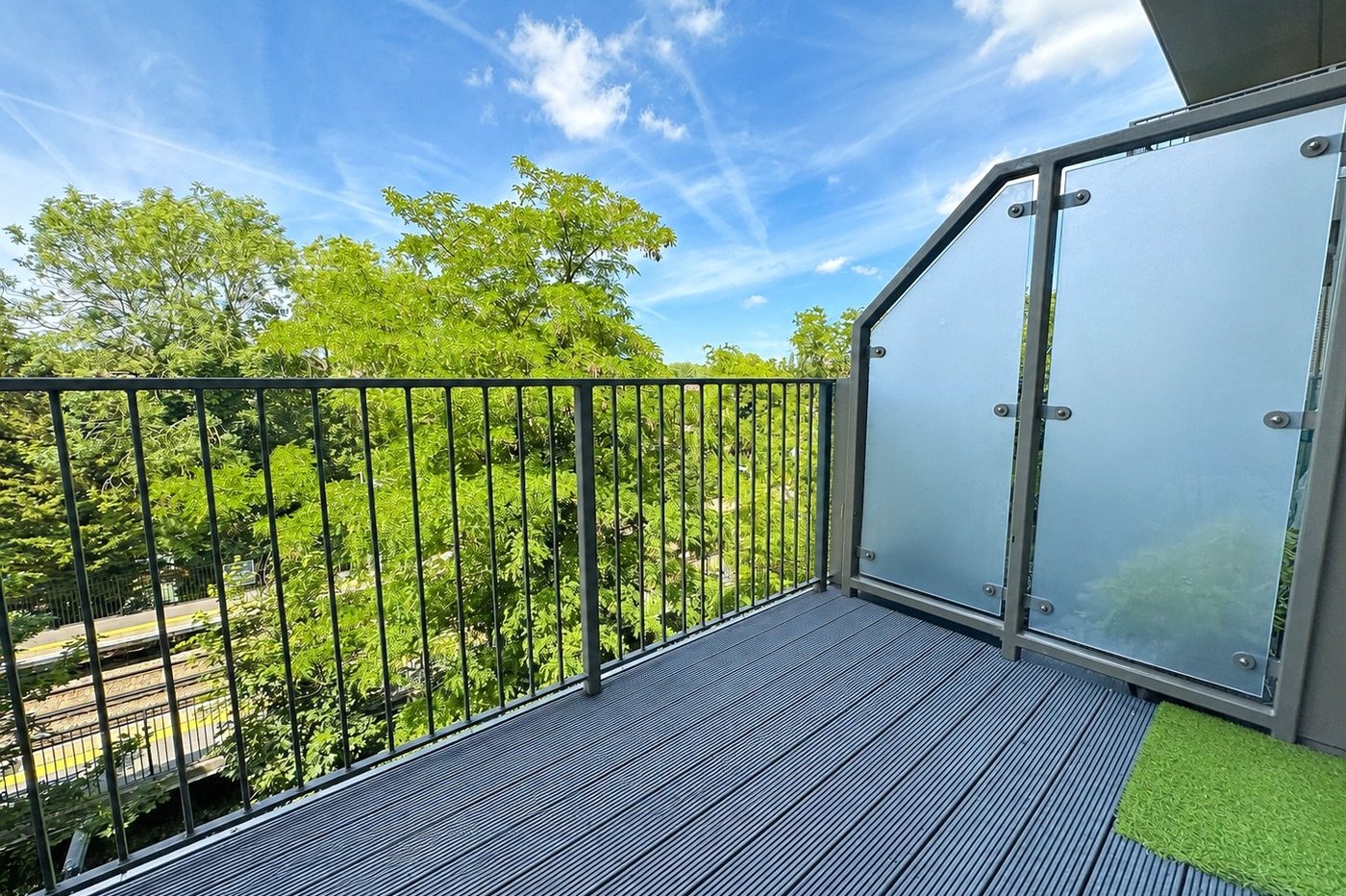 2 bedroom property for sale in London | Robinson Jackson