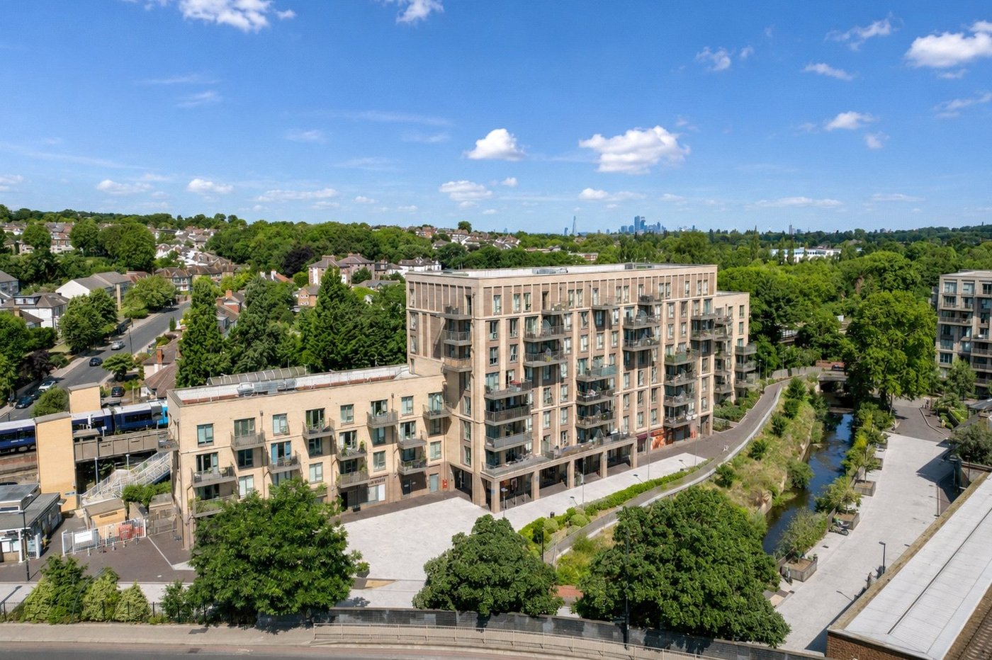 2 bedroom property for sale in London | Robinson Jackson