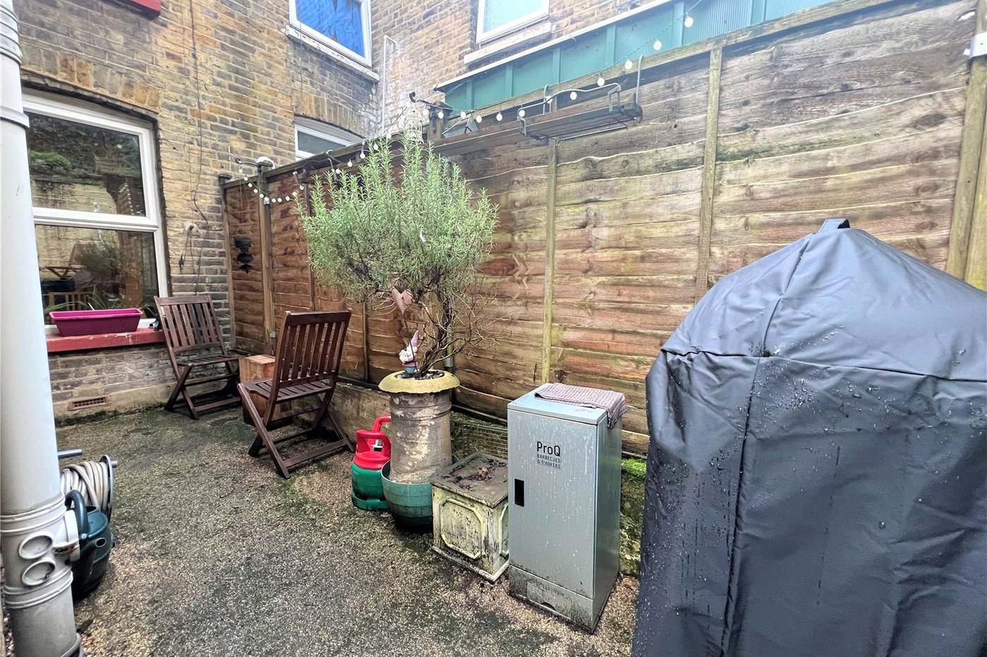 2 bedroom house for sale in Plumstead Common | Robinson Jackson