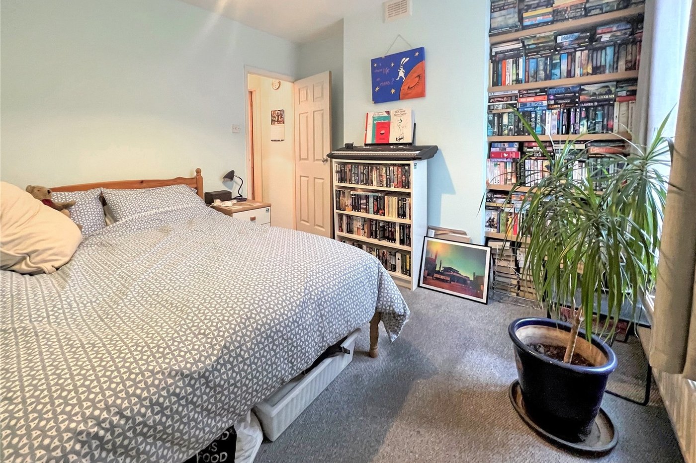 2 bedroom house for sale in Plumstead Common | Robinson Jackson