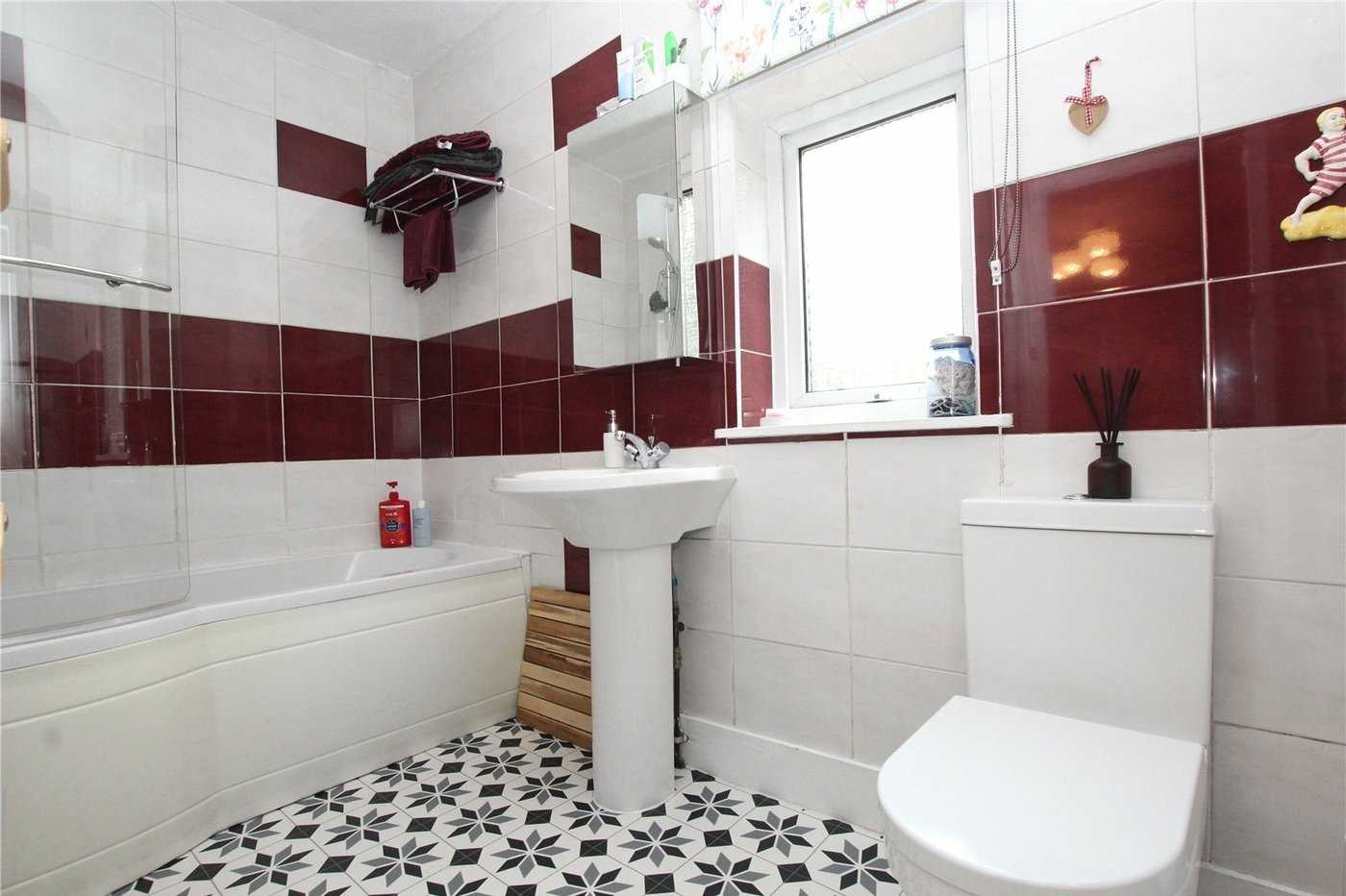 4 bedroom house for sale in Plumstead Common | Robinson Jackson