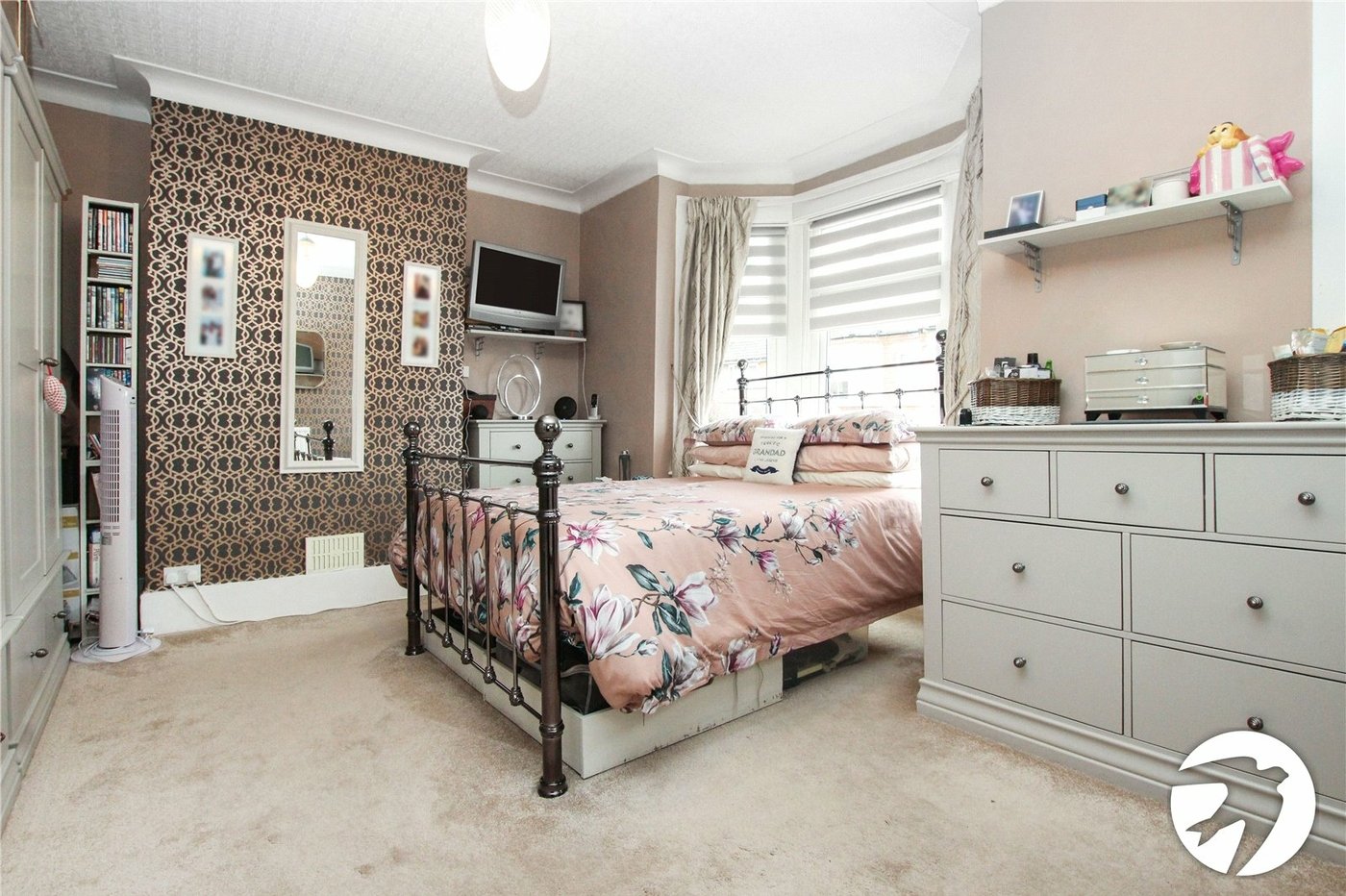 4 bedroom house for sale in Plumstead Common | Robinson Jackson