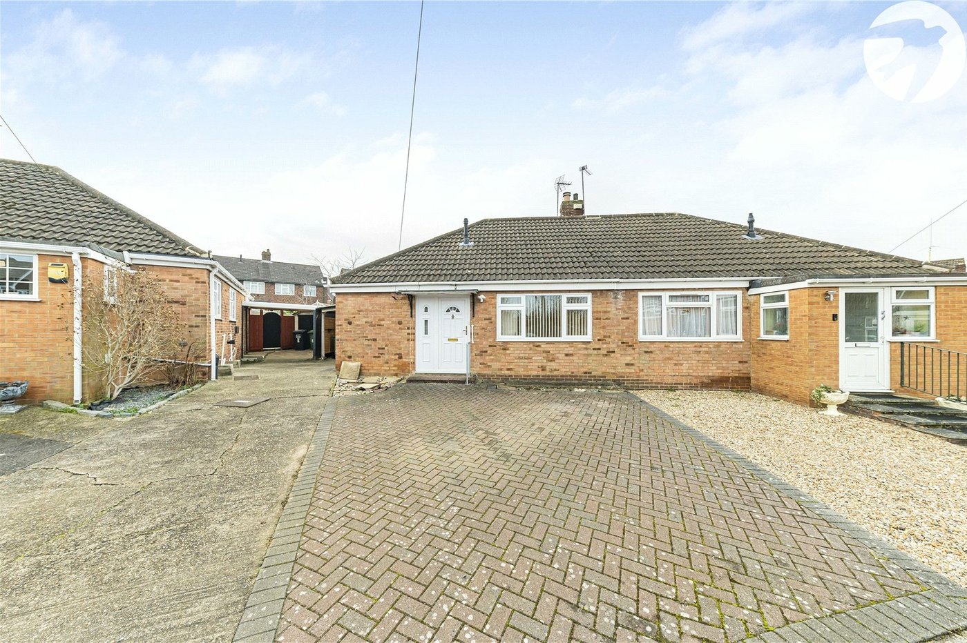 2 bedroom bungalow for sale in Dartford | Robinson Jackson