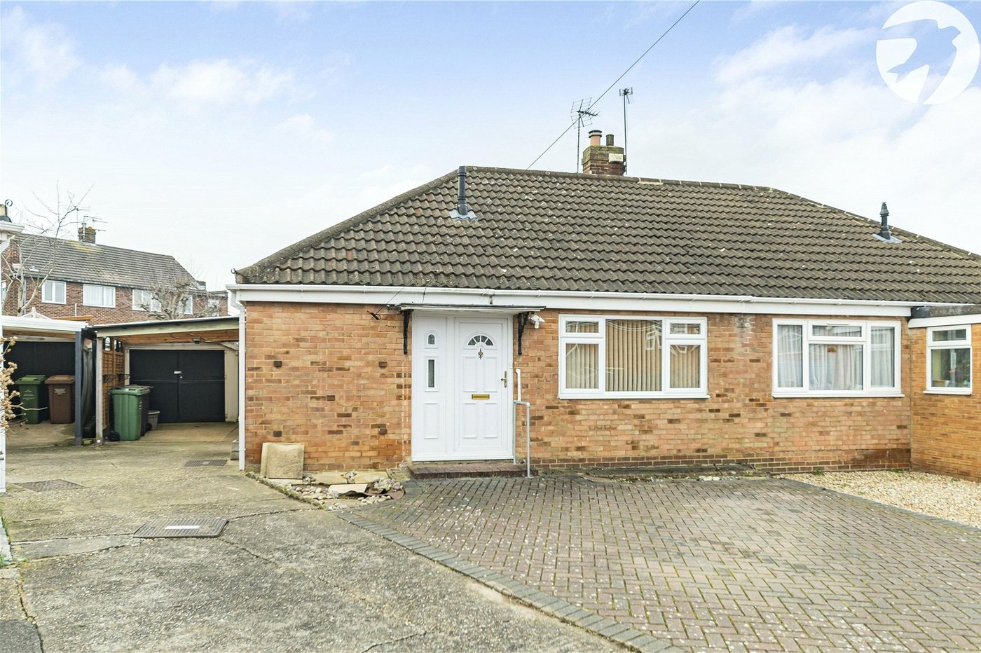 2 bedroom bungalow for sale in Dartford | Robinson Jackson