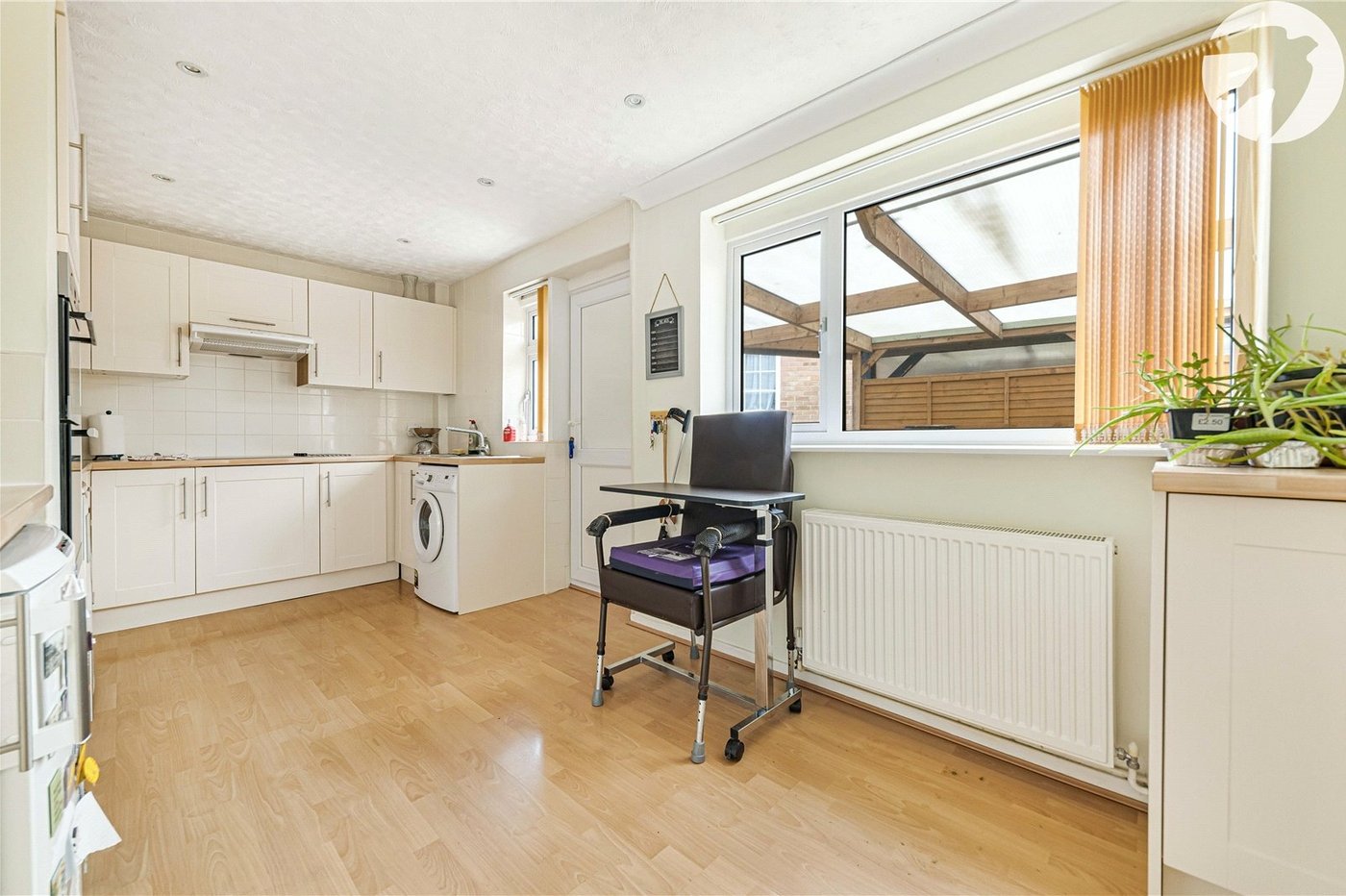 2 bedroom bungalow for sale in Dartford | Robinson Jackson