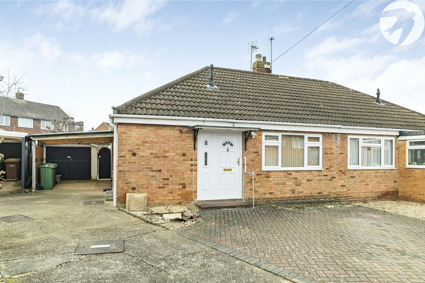 2 bedroom bungalow for sale in Dartford | Robinson Jackson